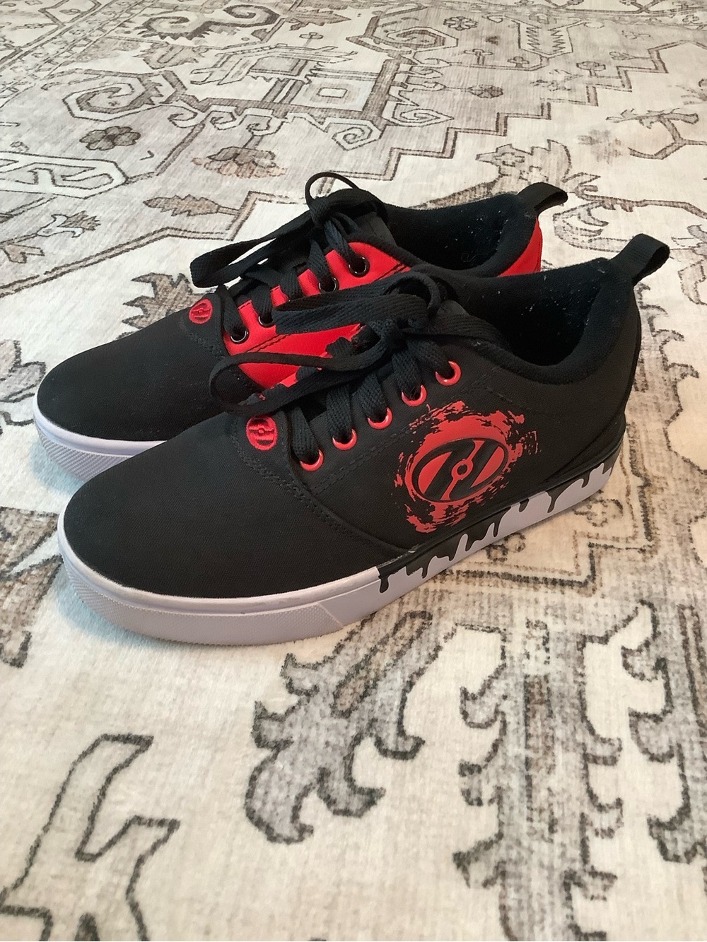 Heelys Black and Red Dual-Color Skate Shoes